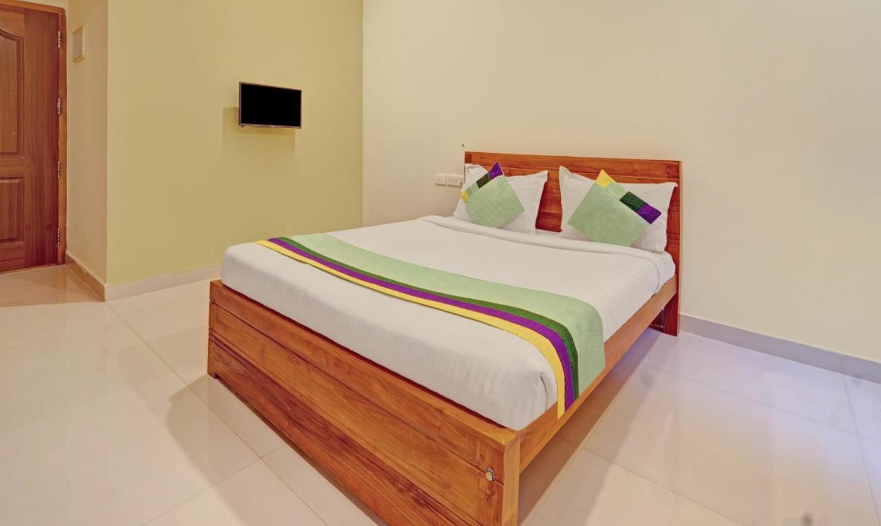 Hotel Sreepathi Nirmalyam 400 Mts From Guruvayoor Temple à Guruvāyūr Extérieur photo
