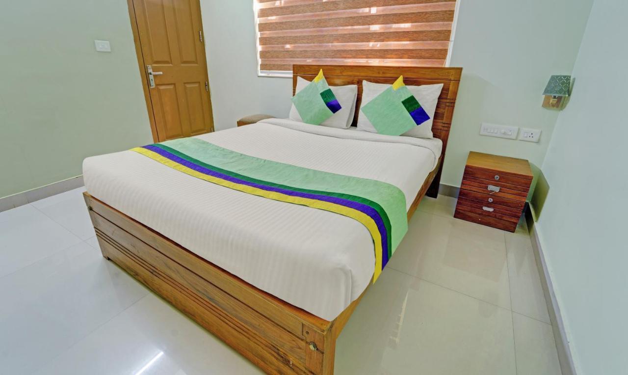 Hotel Sreepathi Nirmalyam 400 Mts From Guruvayoor Temple à Guruvāyūr Extérieur photo