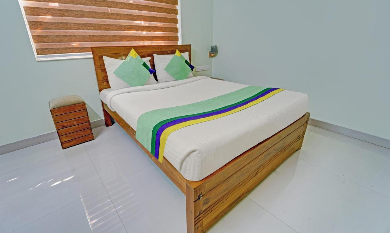 Hotel Sreepathi Nirmalyam 400 Mts From Guruvayoor Temple à Guruvāyūr Extérieur photo